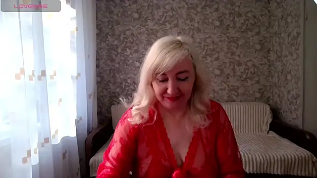 Snapshot of LadyKriss chatting on 5, 5, 2026 LadyKriss online show from 5, 5, 2026