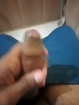 Snapshot of HeatableRevan chatting on 11, 4, 2026 HeatableRevan online show from 11, 4, 2026