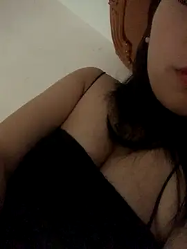 Snapshot of italy-12 chatting on 21, 10, 2025 italy-12 online show from 21, 10, 2025