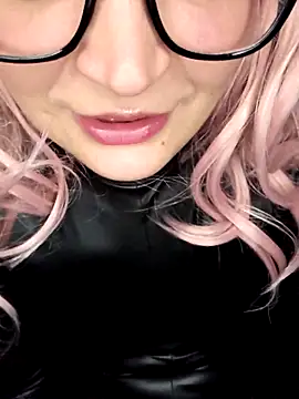 LunaXshade online show from 3, 11, 2025