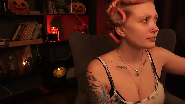 Kiki shay online show from 31, 10, 2025