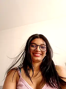 Snapshot of michellx_ chatting on 21, 10, 2025 michellx online show from 21, 10, 2025