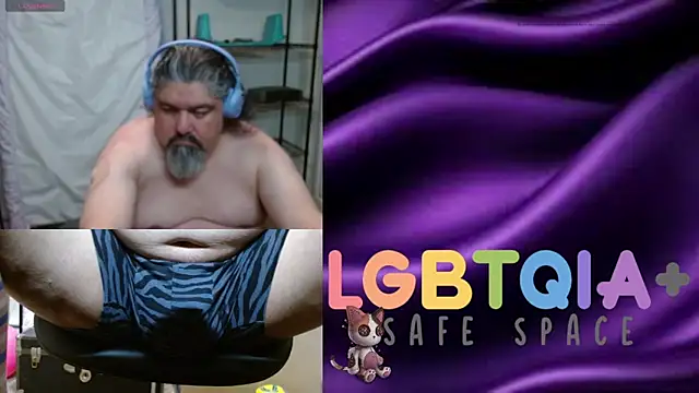 Snapshot of geekycastillo chatting on 12, 3, 2026 geekycastillo online show from 12, 3, 2026