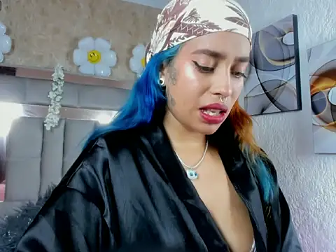 Cristall ravven online show from 19, 12, 2025