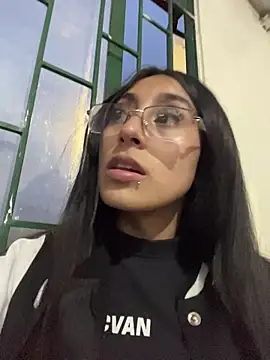 Violeet-Smith online show from 23, 11, 2025