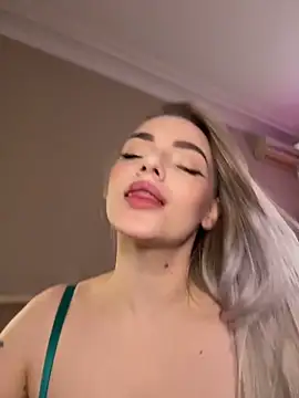 HugeBoobsAlice online show from 7, 5, 2026