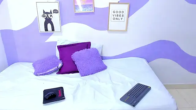 Snapshot of VIOLETA-28 chatting on 15, 11, 2025 VIOLETA-28 online show from 15, 11, 2025