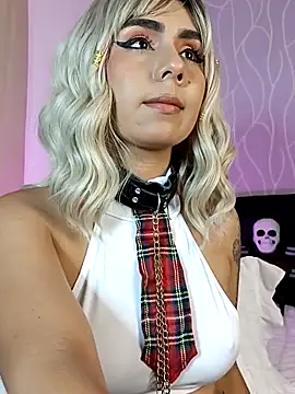 Snapshot of Emilyvalk_ chatting on 22, 10, 2025 Emilyvalk online show from 22, 10, 2025