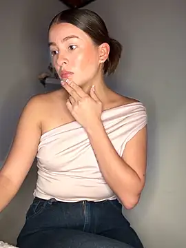 Talia Bonet online show from 4, 2, 2026