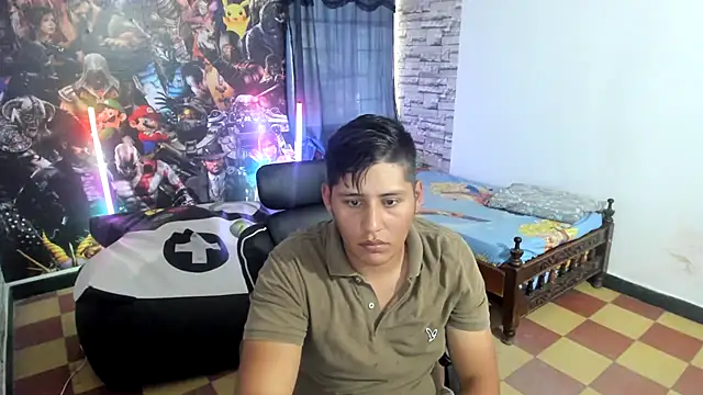 Snapshot of maiker_lozano_ chatting on 23, 10, 2025 maiker lozano online show from 23, 10, 2025