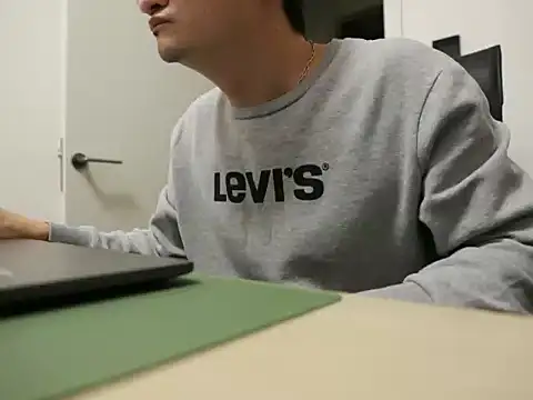 Snapshot of stevie_bailey chatting on 21, 10, 2025 stevie bailey online show from 21, 10, 2025