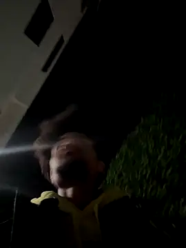 Snapshot of Mrmakeherwet_Tez chatting on 2, 12, 2025 Mrmakeherwet Tez online show from 2, 12, 2025