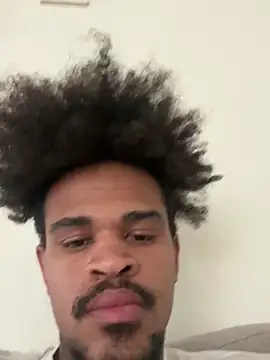 Snapshot of Mrmakeherwet_Tez chatting on 4, 2, 2026 Mrmakeherwet Tez online show from 4, 2, 2026