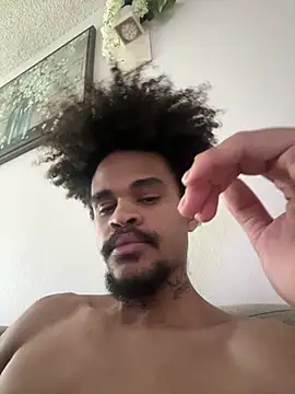 Snapshot of Mrmakeherwet_Tez chatting on 26, 2, 2026 Mrmakeherwet Tez online show from 26, 2, 2026