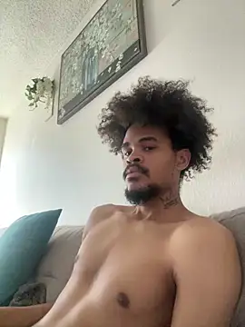 Snapshot of Mrmakeherwet_Tez chatting on 27, 2, 2026 Mrmakeherwet Tez online show from 27, 2, 2026