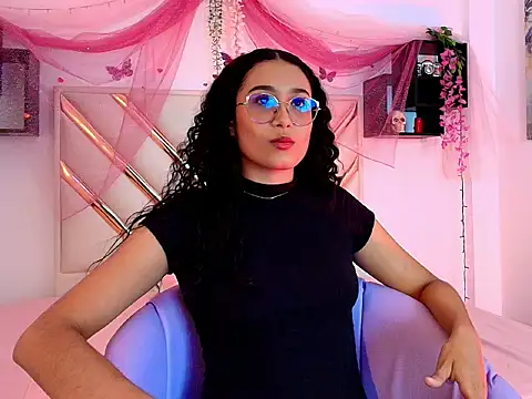 Snapshot of ZOEH_ROSS chatting on 21, 10, 2025 ZOEH ROSS online show from 21, 10, 2025