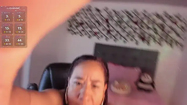 Karly Closson online show from 2, 12, 2025