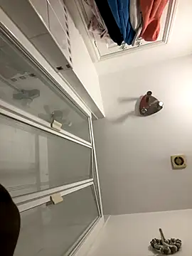 Gia Atkinson online show from 26, 10, 2025