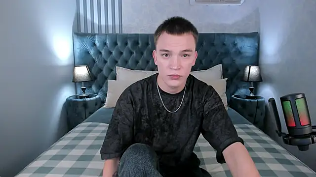 Derek Banville online show from 5, 11, 2025