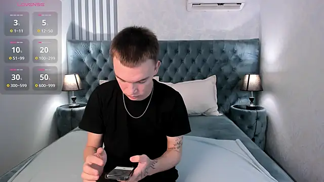 Derek Banville online show from 8, 11, 2025