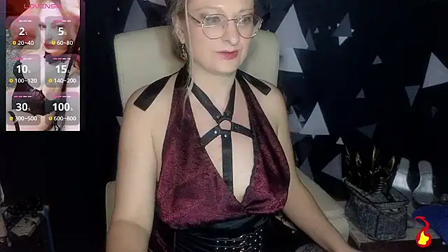 MonicaMis online show from 8, 11, 2025