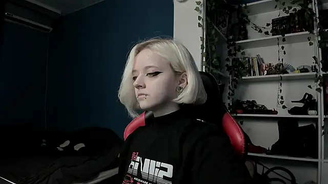 Snapshot of Holy_Mistress_S chatting on 11, 11, 2025 Holy Mistress S online show from 11, 11, 2025