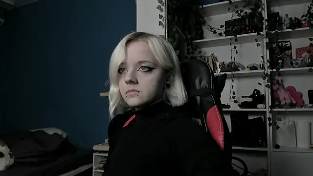 Snapshot of Holy_Mistress_S chatting on 23, 11, 2025 Holy Mistress S online show from 23, 11, 2025