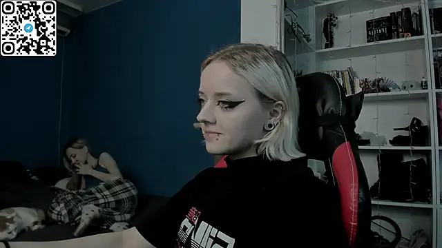 Snapshot of Holy_Mistress_S chatting on 20, 12, 2025 Holy Mistress S online show from 20, 12, 2025