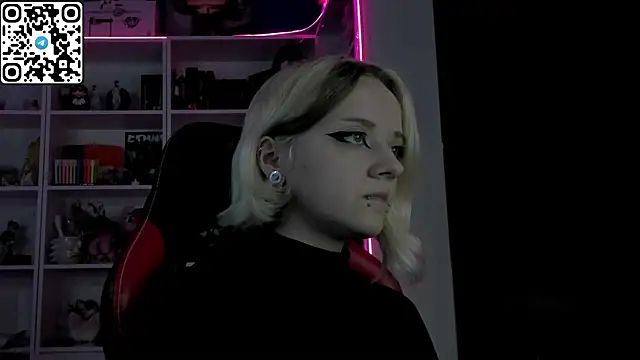 Snapshot of Holy_Mistress_S chatting on 22, 5, 2026 Holy Mistress S online show from 22, 5, 2026