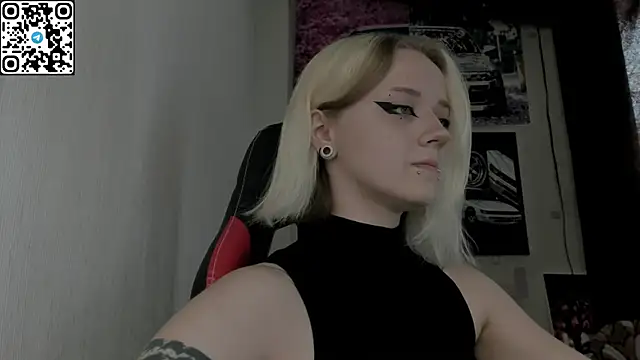 Snapshot of Holy_Mistress_S chatting on 10, 7, 2026 Holy Mistress S online show from 10, 7, 2026