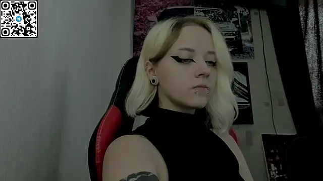 Snapshot of Holy_Mistress_S chatting on 14, 7, 2026 Holy Mistress S online show from 14, 7, 2026