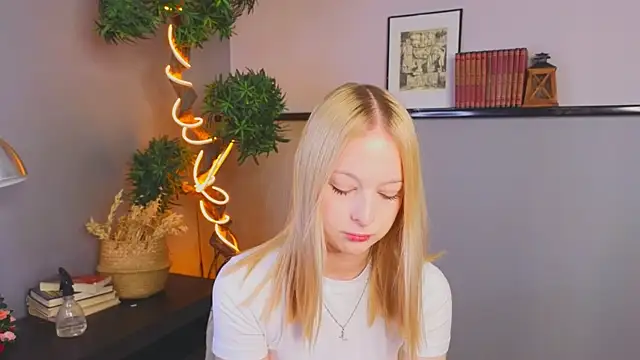 YungLyssy online show from 18, 11, 2025