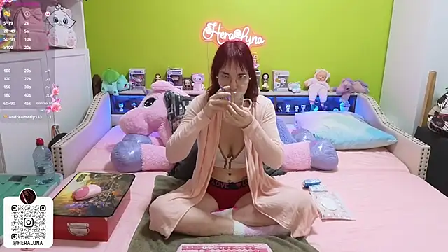  HeraLuna  online show from 9, 1, 2026