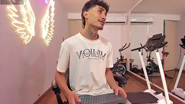 Mr Strike online show from 8, 11, 2025