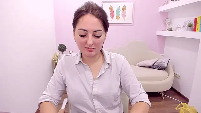 NoraSimons online show from 28, 10, 2025