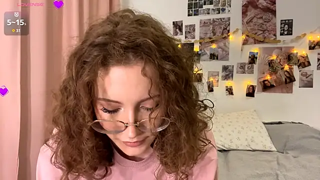 Kira Sanders online show from 30, 11, 2025