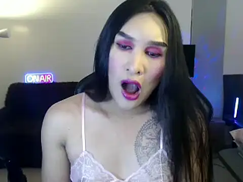 Snapshot of KeraMitenaa chatting on 12, 5, 2026 KeraMitenaa online show from 12, 5, 2026