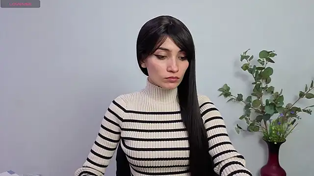 chloehanna online show from 17, 6, 2026