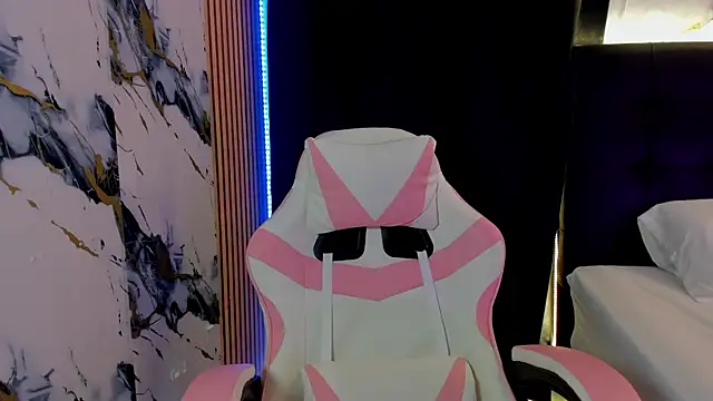 Scarlet DLuce online show from 26, 11, 2025