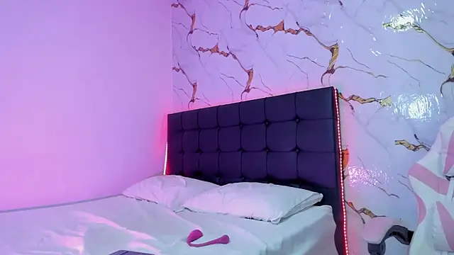 Snapshot of Scarlet_DLuce chatting on 19, 6, 2026 Scarlet DLuce online show from 19, 6, 2026