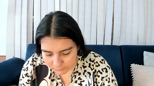 kendra crow online show from 22, 12, 2025