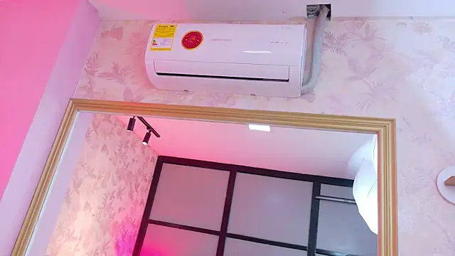 Snapshot of AdelineJhones chatting on 29, 11, 2025 AdelineJhones online show from 29, 11, 2025