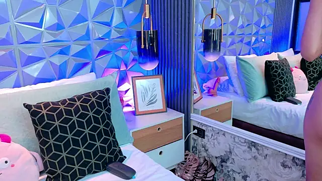 AdelineJhones online show from 21, 3, 2026