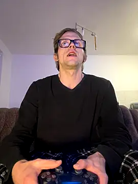 StephPra94 online show from 27, 10, 2025