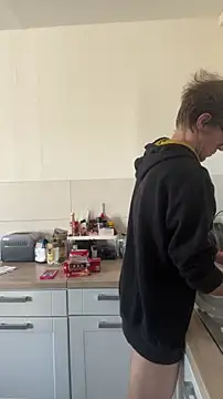 StephPra94 online show from 31, 10, 2025