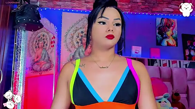 Zulema Zahirx online show from 5, 11, 2025