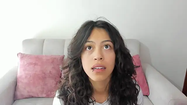 Snapshot of emily_jonessxx chatting on 29, 10, 2025 emily jonessxx online show from 29, 10, 2025