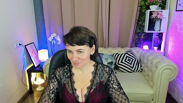 Demi Mature online show from 22, 10, 2025