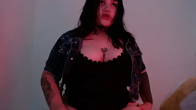 abby-hiltton online show from 4, 11, 2025