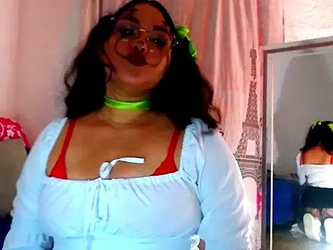 Snapshot of mira_cherry02 chatting on 1, 11, 2025 mira cherry02 online show from 1, 11, 2025